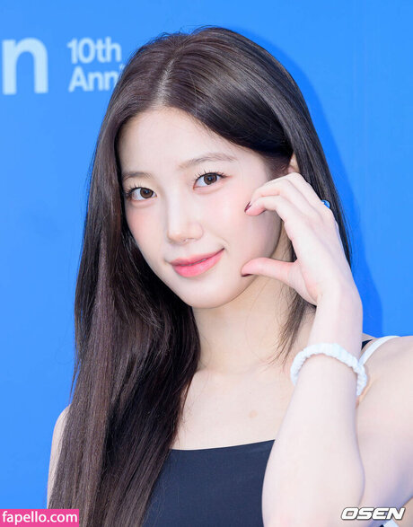 Kazuha Nakamura 中村 一葉