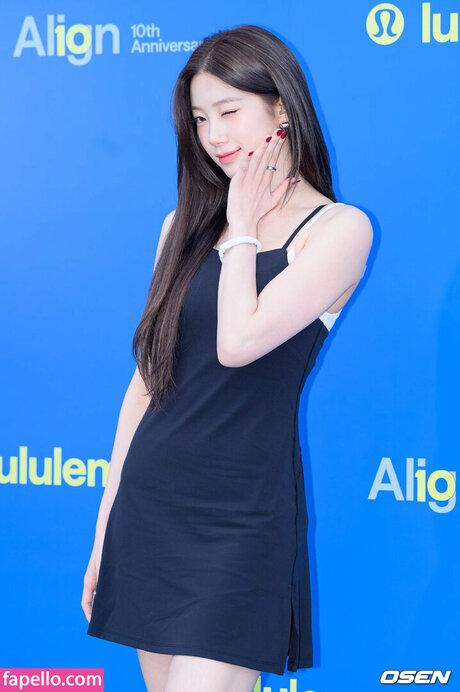 Kazuha Nakamura 中村 一葉