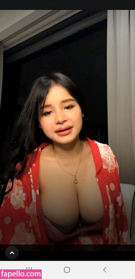 Nagie wyciekłe zdjęcie OnlyFans od Nan Ma Htwe