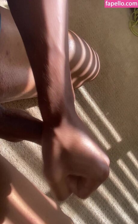 Nagie wyciekłe zdjęcie OnlyFans od Mikiinfinita
