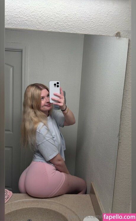 Izzy Nicole