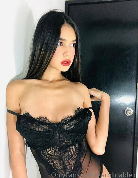 Nagie wyciekłe zdjęcie OnlyFans od Carolinableirder