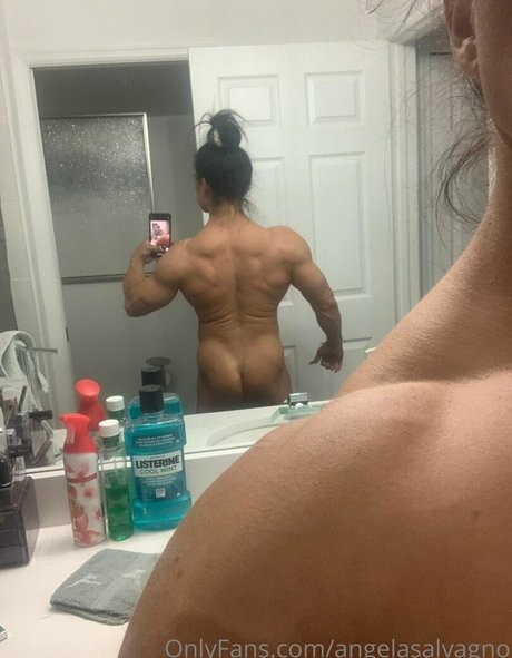 Nagie wyciekłe zdjęcie OnlyFans od Angelasalvagno
