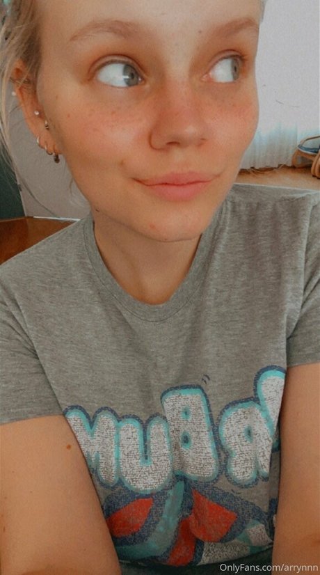 Nagie wyciekłe zdjęcie OnlyFans od Arrynnnfree