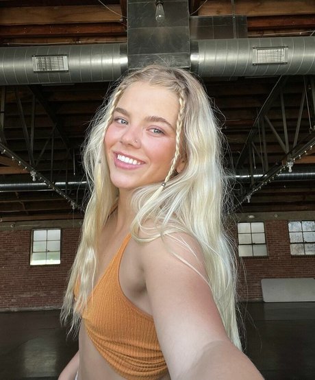 Nagie wyciekłe zdjęcie OnlyFans od Becca Means