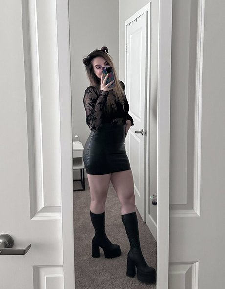 Nagie wyciekłe zdjęcie OnlyFans od Sloane Wolf