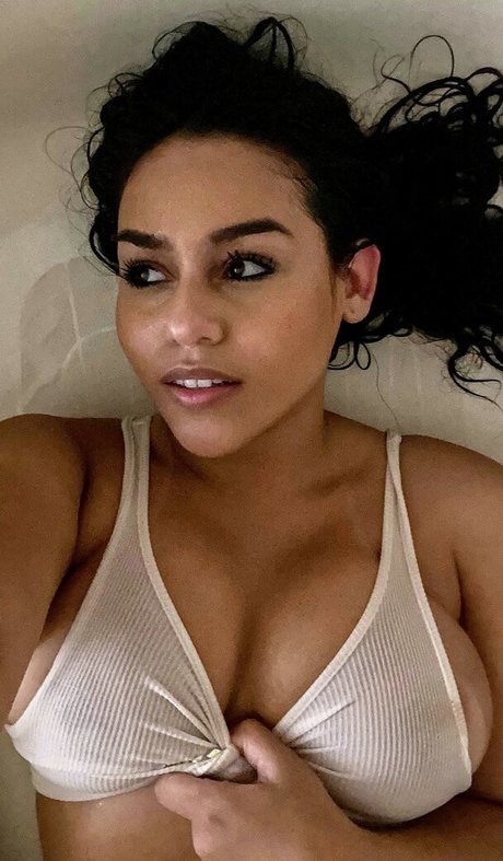 Nagie wyciekłe zdjęcie OnlyFans od Gabby B