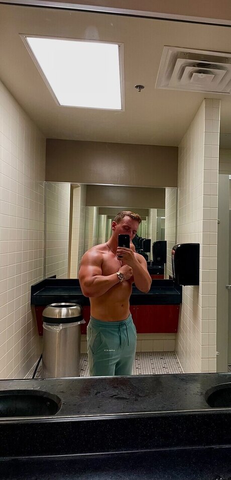 Nagie wyciekłe zdjęcie OnlyFans od Thepeachylad
