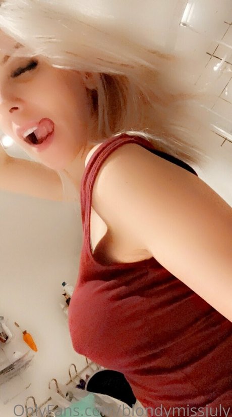 Nagie wyciekłe zdjęcie OnlyFans od Blondymissjuly