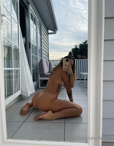 Nagie wyciekłe zdjęcie OnlyFans od Maddienevillefree