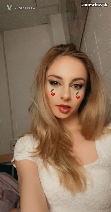 Nagie wyciekłe zdjęcie OnlyFans od Tarah Kayne