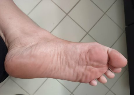 Nagie wyciekłe zdjęcie OnlyFans od Lizziesexifeet