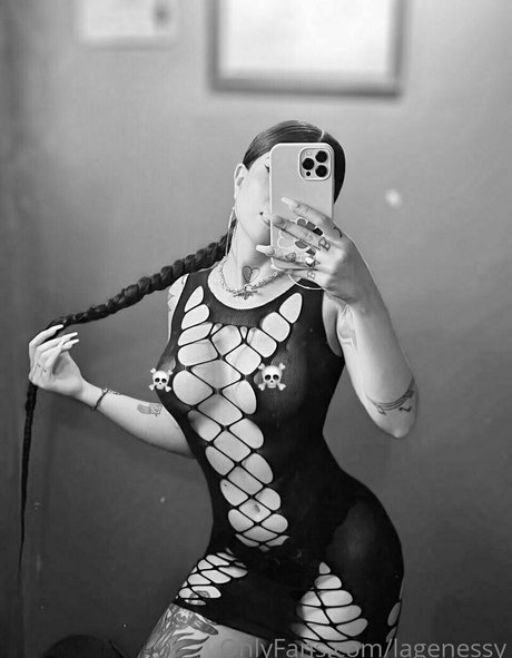 Nagie wyciekłe zdjęcie OnlyFans od Genessy