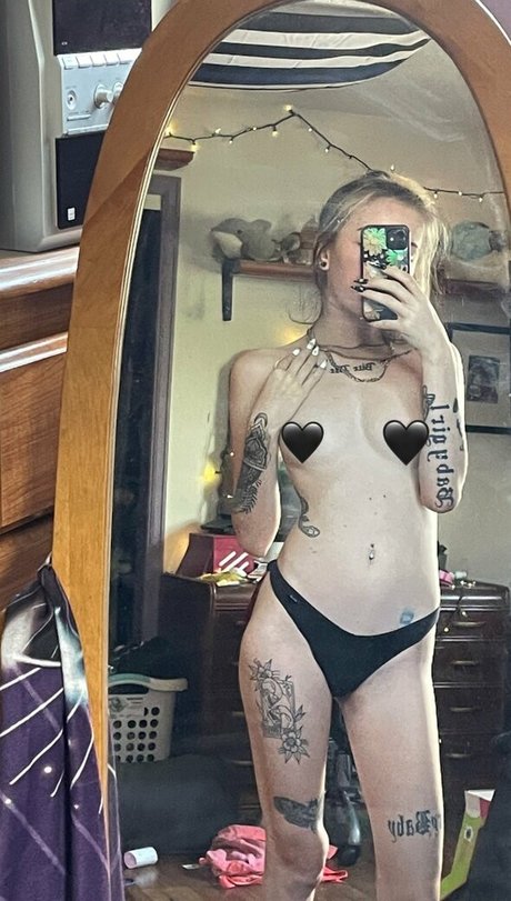 Nagie wyciekłe zdjęcie OnlyFans od Lilplaybunny