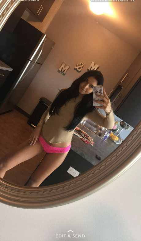 Nagie wyciekłe zdjęcie OnlyFans od Madelyn Karoub