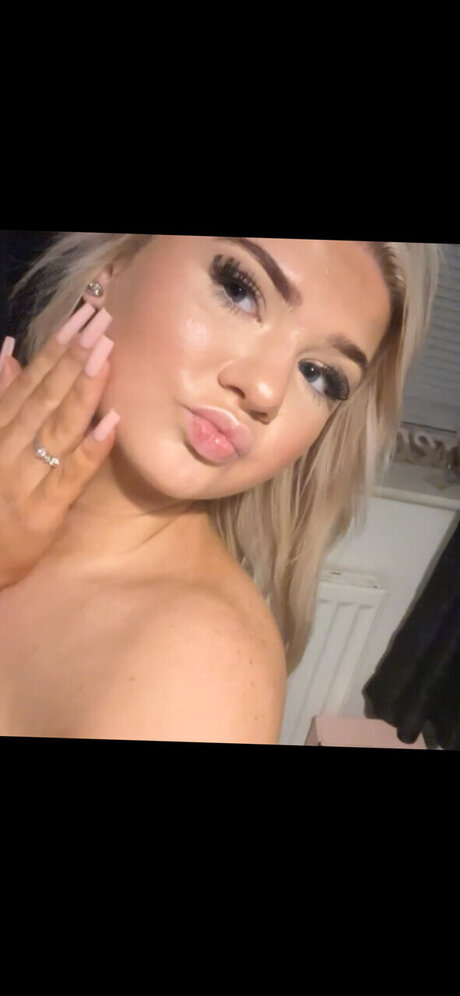 Nagie wyciekłe zdjęcie OnlyFans od Chloerae