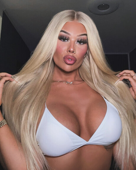 Nagie wyciekłe zdjęcie OnlyFans od Shirin Christians