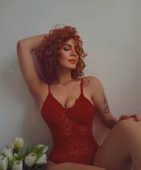 Nagie wyciekłe zdjęcie OnlyFans od Foxy Bellyne