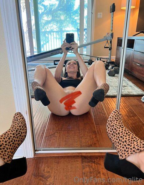 Nagie wyciekłe zdjęcie OnlyFans od Tglite