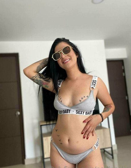 Nagie wyciekłe zdjęcie OnlyFans od Nadinselin
