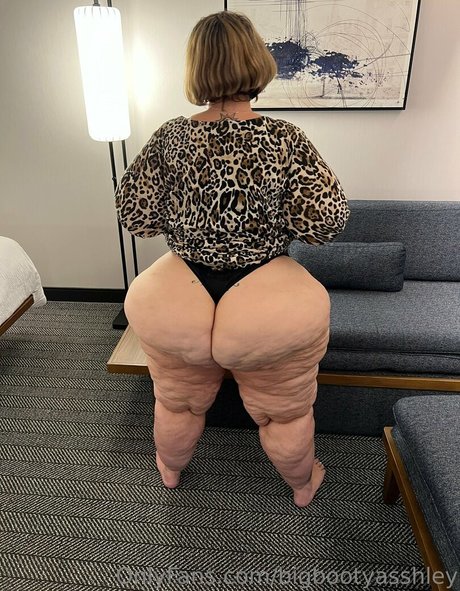 Bigbootyasshley