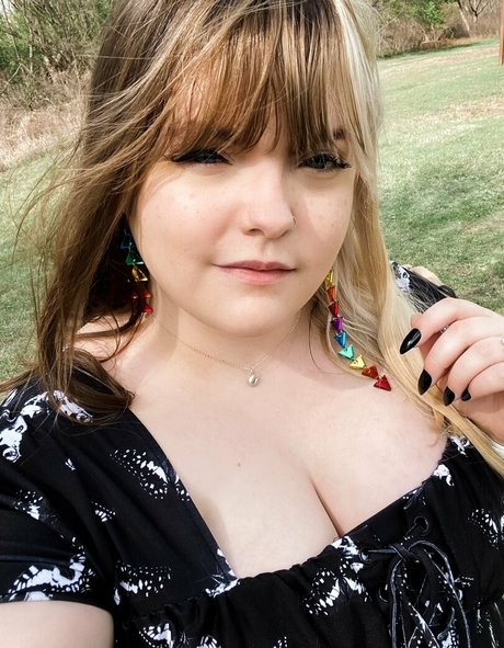 Nagie wyciekłe zdjęcie OnlyFans od Meg Kaylee