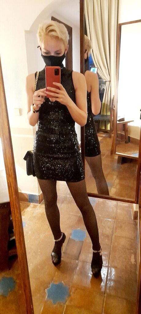 Nagie wyciekłe zdjęcie OnlyFans od Andrea Cozac