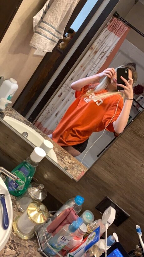 Nagie wyciekłe zdjęcie OnlyFans od Emily