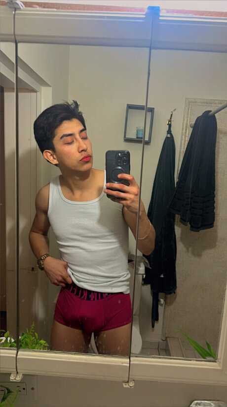 Nagie wyciekłe zdjęcie OnlyFans od Aaron