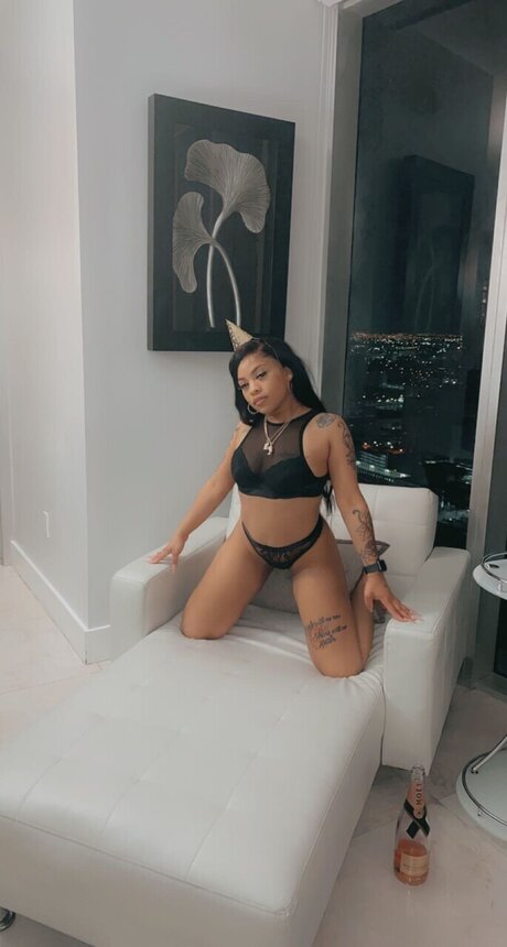 Nagie wyciekłe zdjęcie OnlyFans od Lizzy