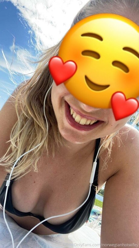 Norwegianhotwifey