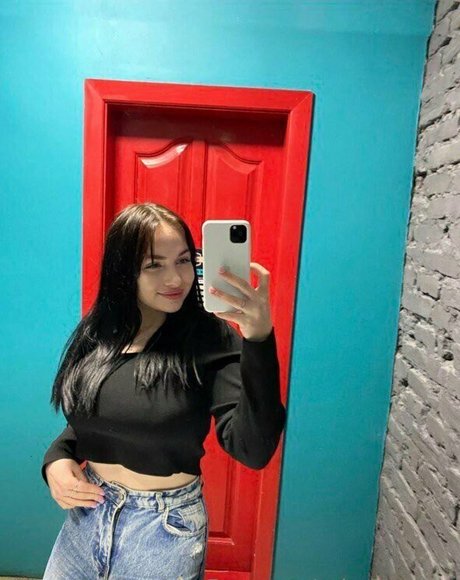Nagie wyciekłe zdjęcie OnlyFans od Selenamills
