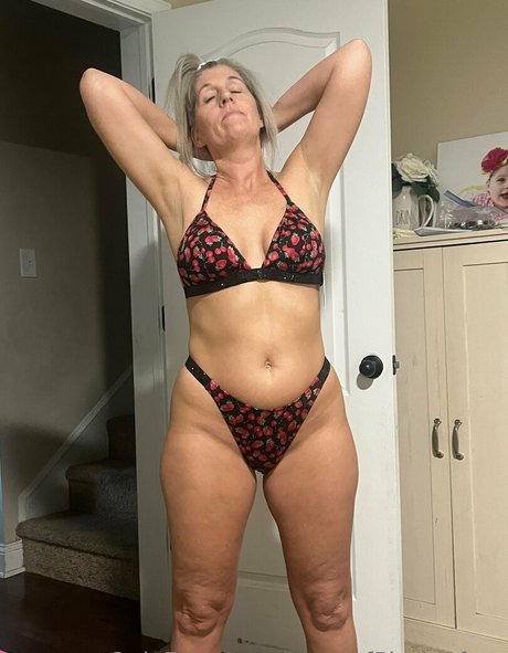 Nagie wyciekłe zdjęcie OnlyFans od Momof5bootyfree