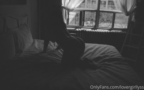 Nagie wyciekłe zdjęcie OnlyFans od Lovergirllyss