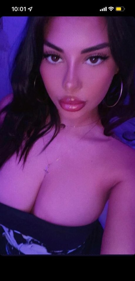 Nagie wyciekłe zdjęcie OnlyFans od Loumrcsl