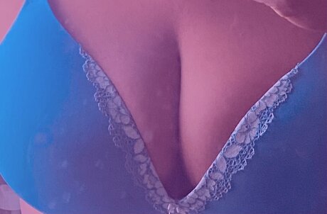 Nagie wyciekłe zdjęcie OnlyFans od April Showers