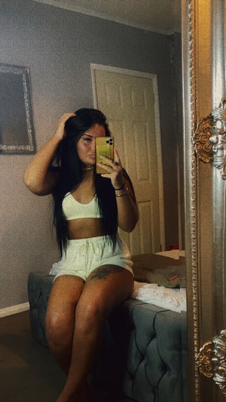 Nagie wyciekłe zdjęcie OnlyFans od Lucyanne