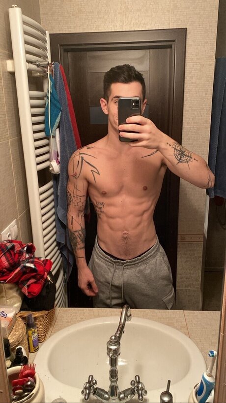 Nagie wyciekłe zdjęcie OnlyFans od Johnson Johanson