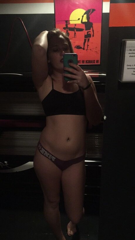 Nagie wyciekłe zdjęcie OnlyFans od Lizzy