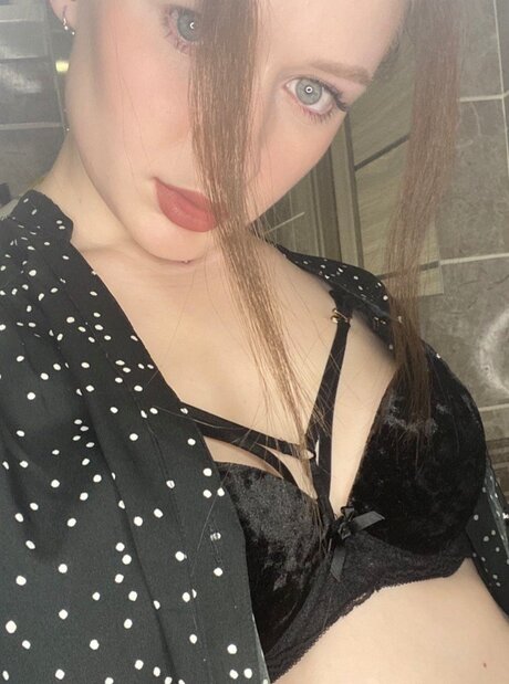 Nagie wyciekłe zdjęcie OnlyFans od Kittyolga