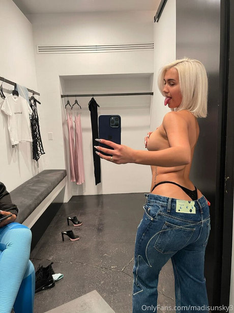 Nagie wyciekłe zdjęcie OnlyFans od Madisun Sky