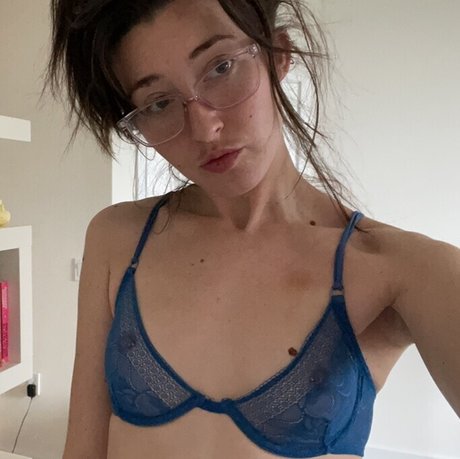 Nagie wyciekłe zdjęcie OnlyFans od Anne Frank