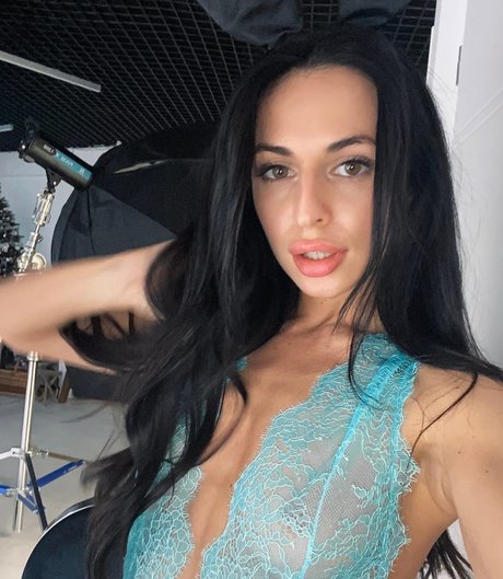 Nagie wyciekłe zdjęcie OnlyFans od Kitana Young