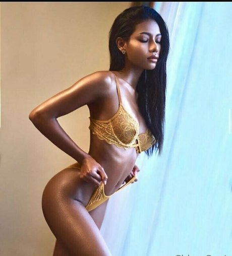 Nagie wyciekłe zdjęcie OnlyFans od Chloe Saat
