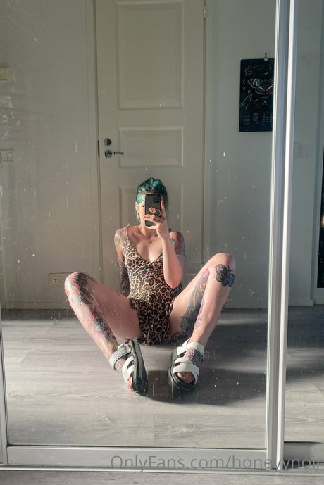 Honeyy Noir