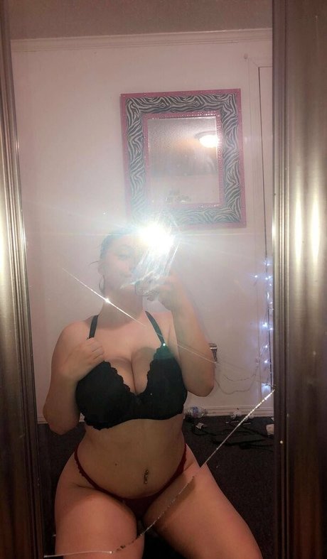 Nagie wyciekłe zdjęcie OnlyFans od Dessziiixx