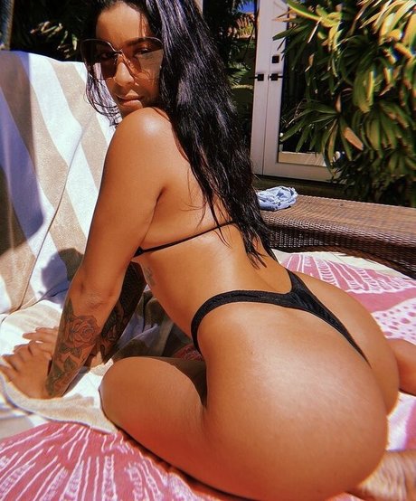 Nagie wyciekłe zdjęcie OnlyFans od Mia Martinez