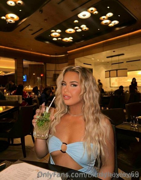 Nagie wyciekłe zdjęcie OnlyFans od Nerdyhayley69