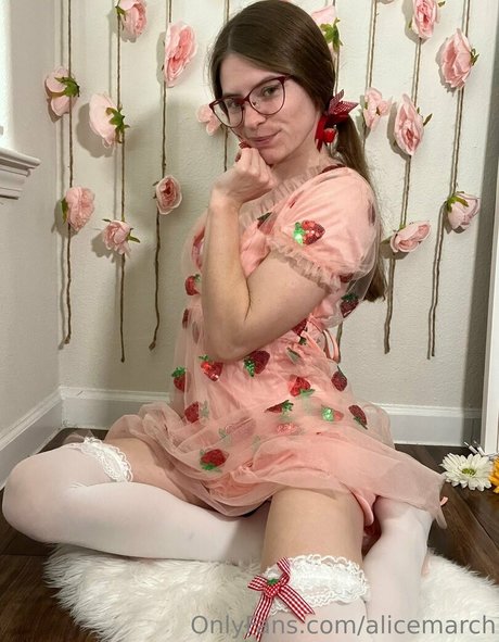 Nagie wyciekłe zdjęcie OnlyFans od Alicemarch
