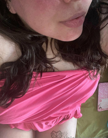 Nagie wyciekłe zdjęcie OnlyFans od Valacanthus